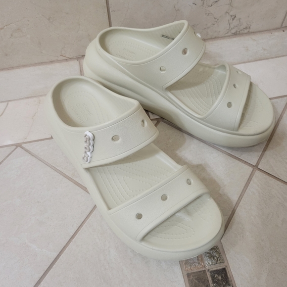 Crocs Classic Crush Bone Beige unisex men's 8 women's 10. - Picture 2 of 11
